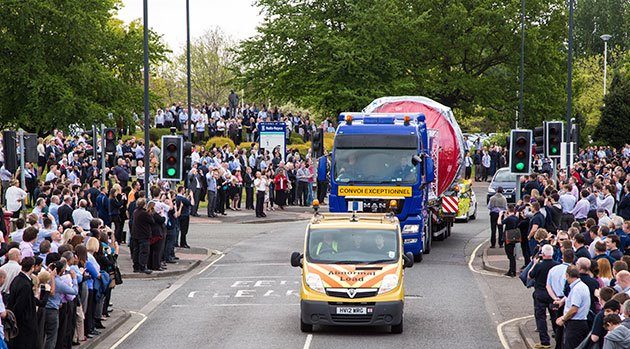 Convoi Exceptionnel Ltd | Abnormal Load Rolls Royce Engine. Escort Car Services